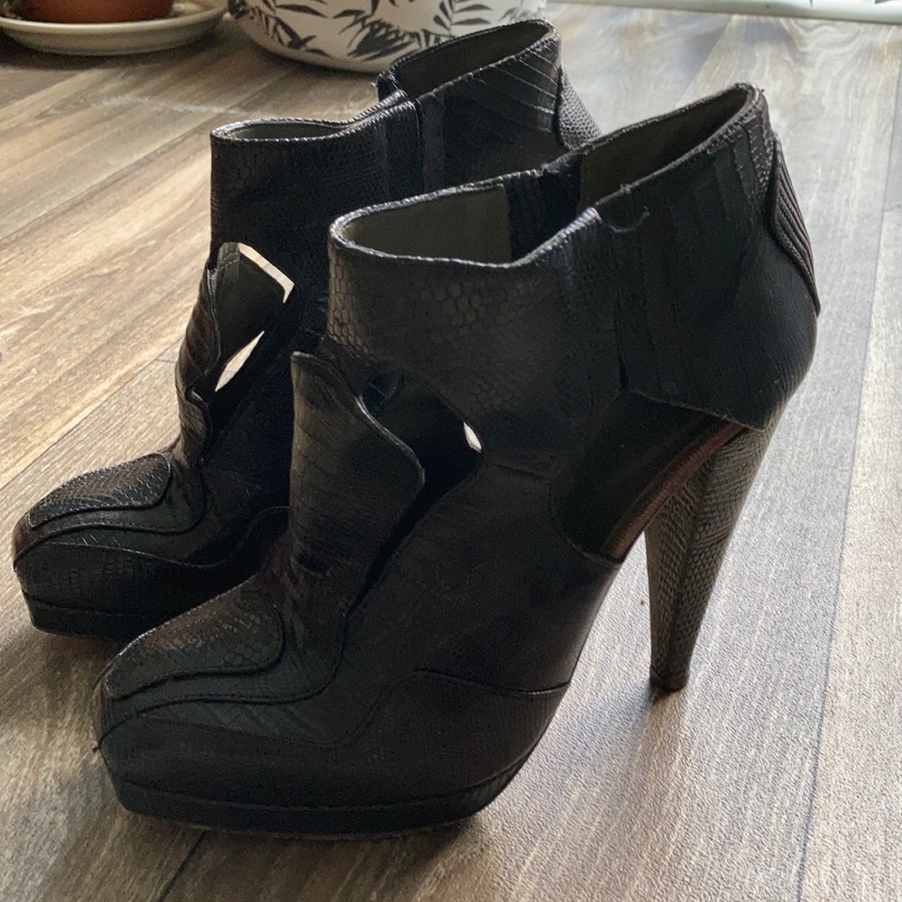 Michetti Daniele Black Snakeskin Bootie size 8.5/39 - Picture 3 of 6